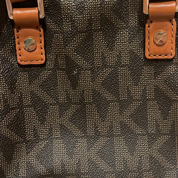 Authentic Michael Kors Purse with Dust Bag - Picture 4 of 7